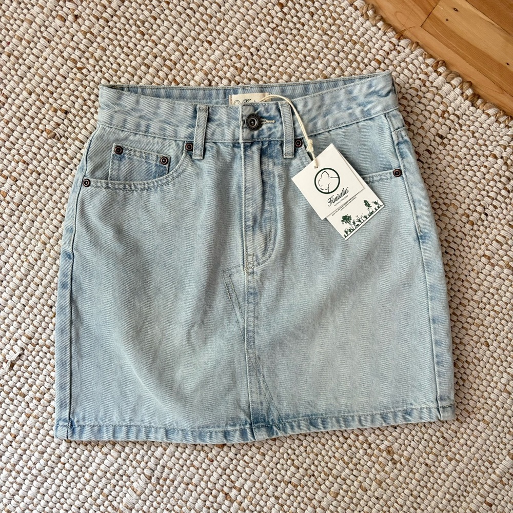 KUWALLA Light Wash Denim Skirt (SIZE 24) NWT